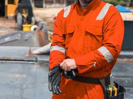 How Do Safety Suits Manufacturers in Delhi Ensure Maximum Protection?